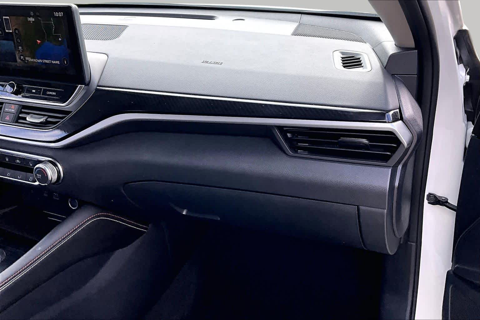 2023 Nissan Altima 2.5 SR Pearl White Tricoat at Davis Chevrolet