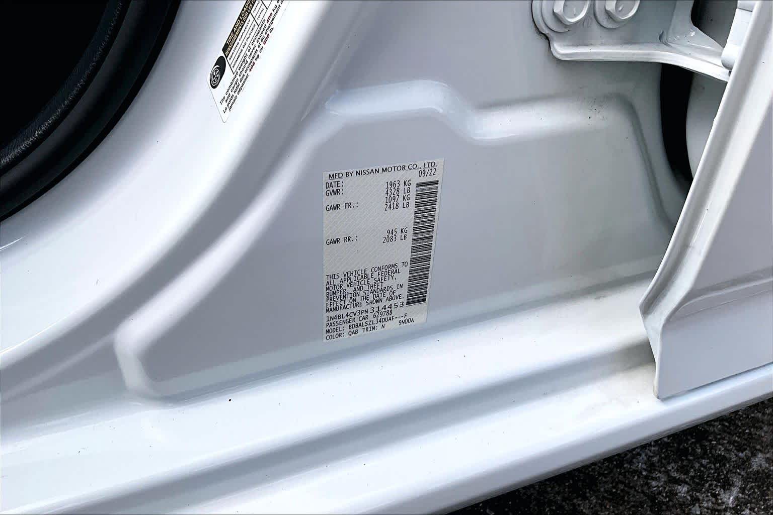2023 Nissan Altima 2.5 SR Pearl White Tricoat at Davis Chevrolet