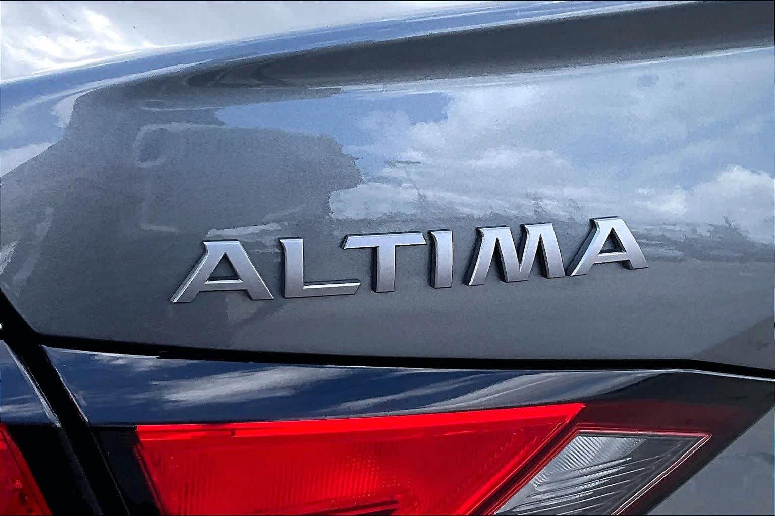 2024 Nissan Altima 2.5 SR Gun Metallic at AutoNation Ford Gulf Fwy