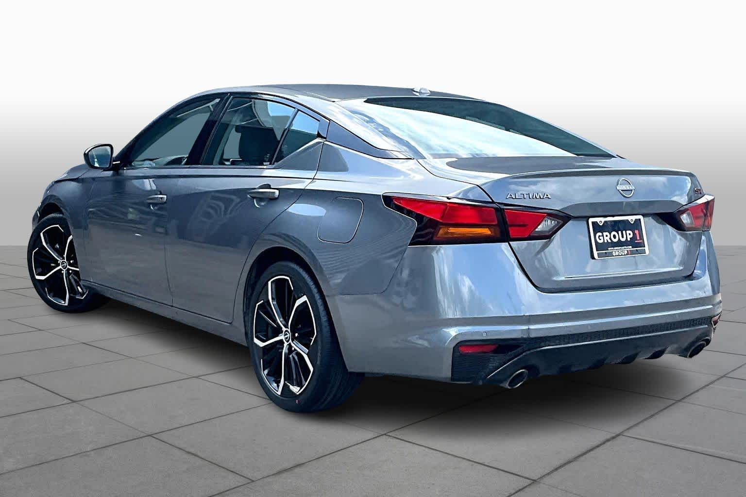 2024 Nissan Altima 2.5 SR - 11
