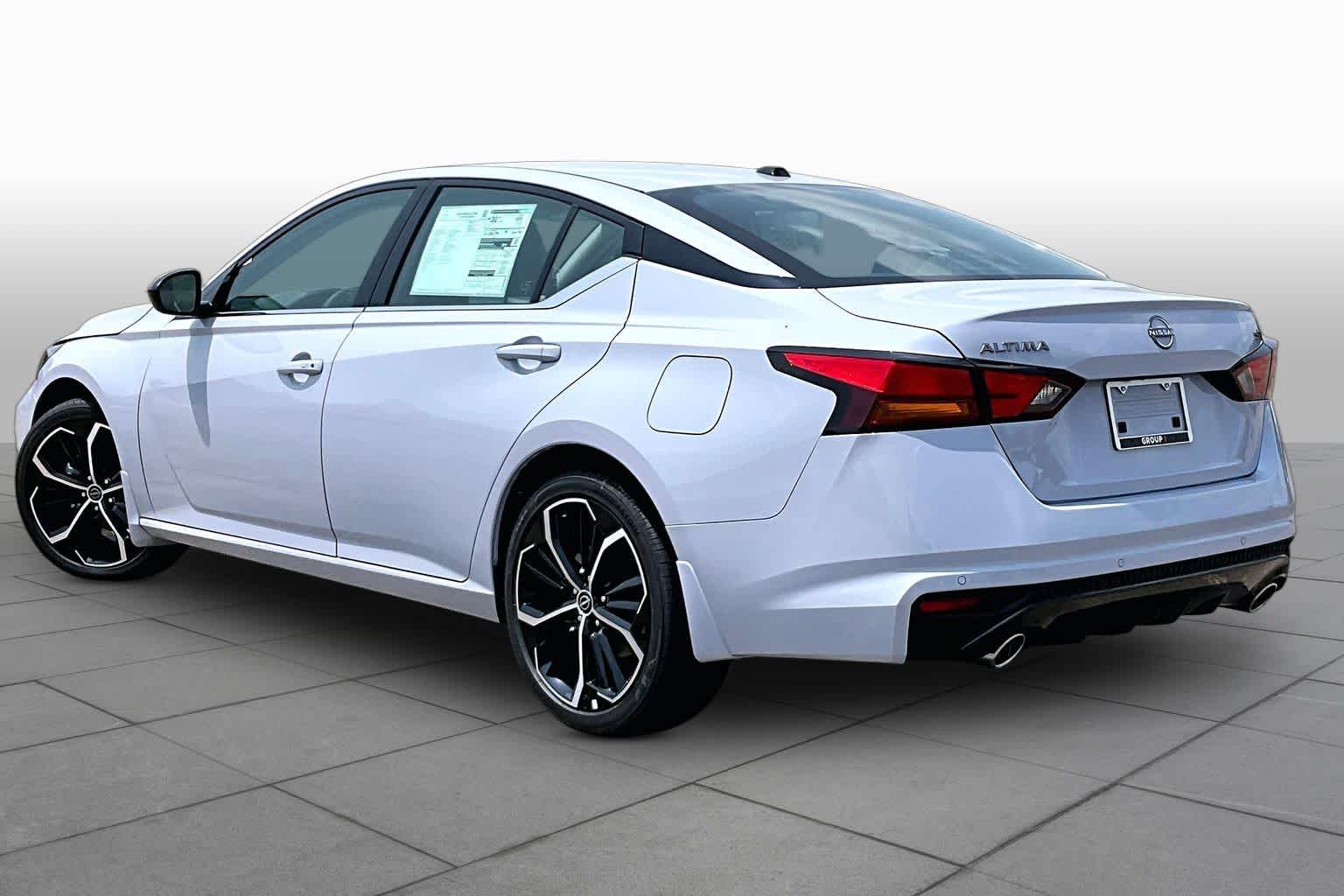 2026 Nissan Altima SR Gray Sky Pearl at Davis Chevrolet
