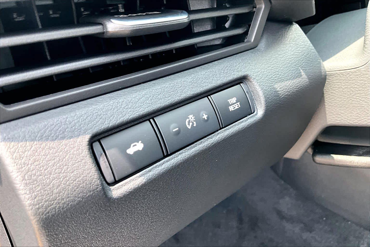 2026 Nissan Altima SR Gray Sky Pearl at Davis Chevrolet