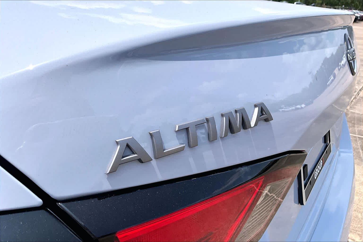 2026 Nissan Altima SR Gray Sky Pearl at Davis Chevrolet