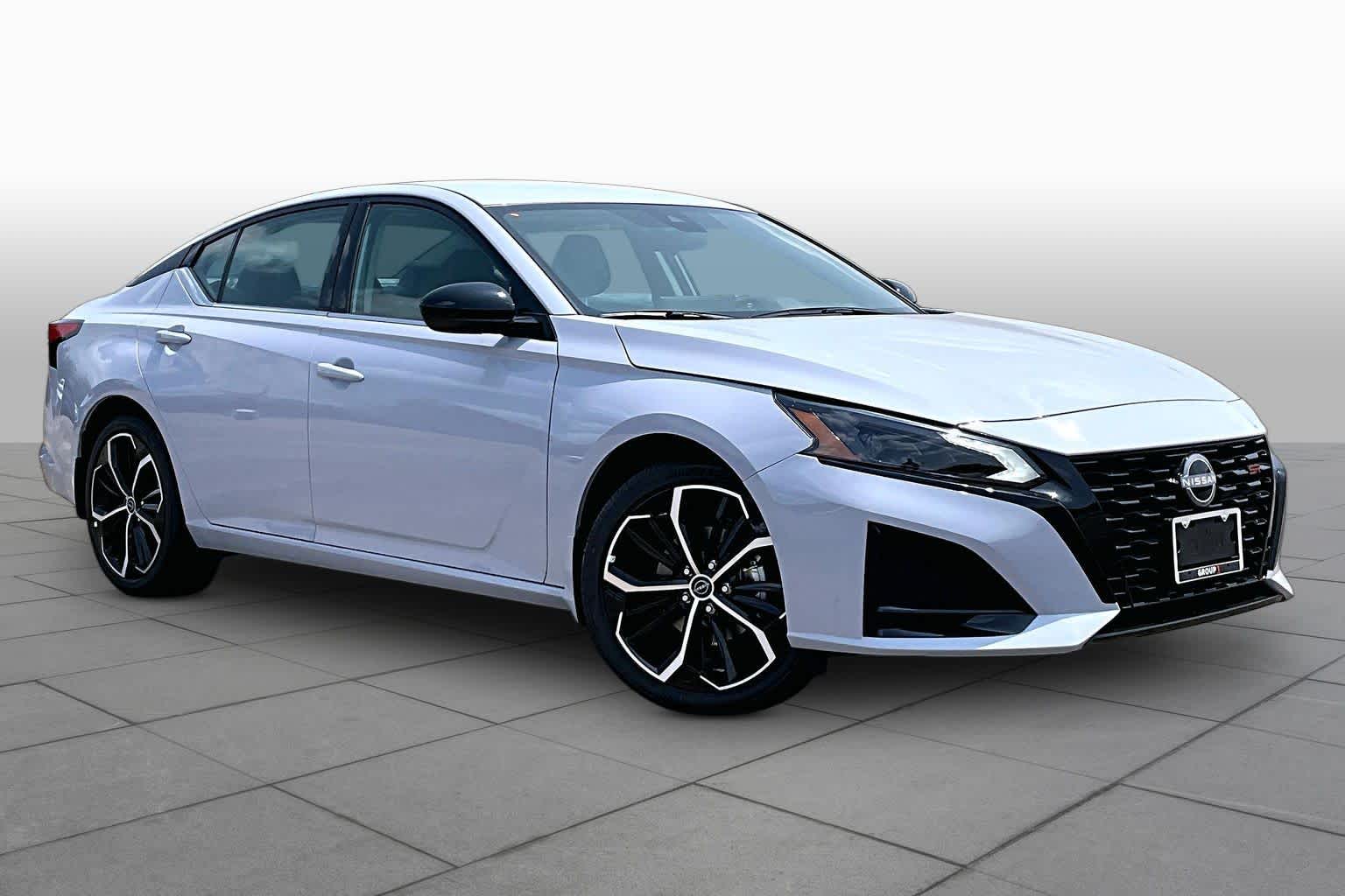 2026 Nissan Altima SR Gray Sky Pearl at Davis Chevrolet