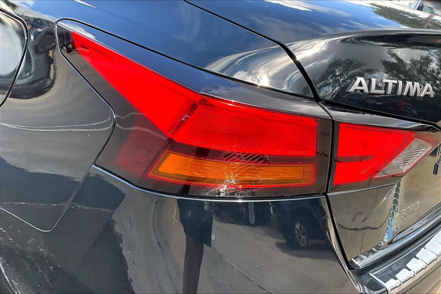 2023 Nissan Altima 2.5 SR Super Black at Sterling McCall Nissan