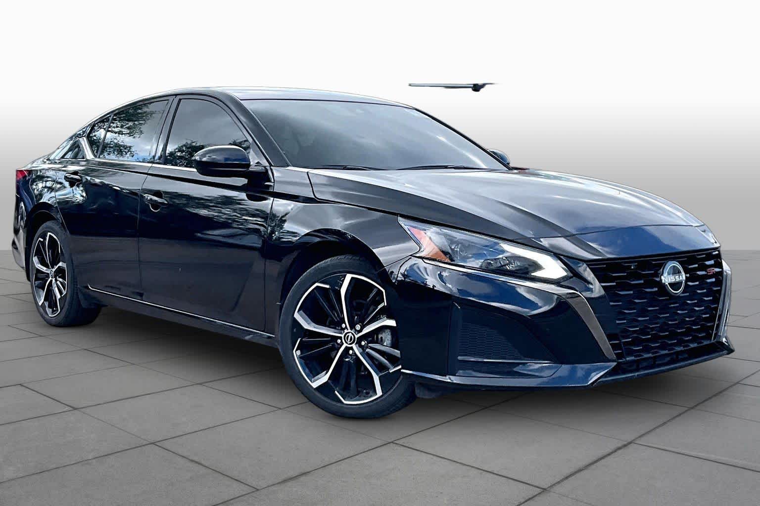 2023 Nissan Altima 2.5 SR Super Black at Sterling McCall Nissan