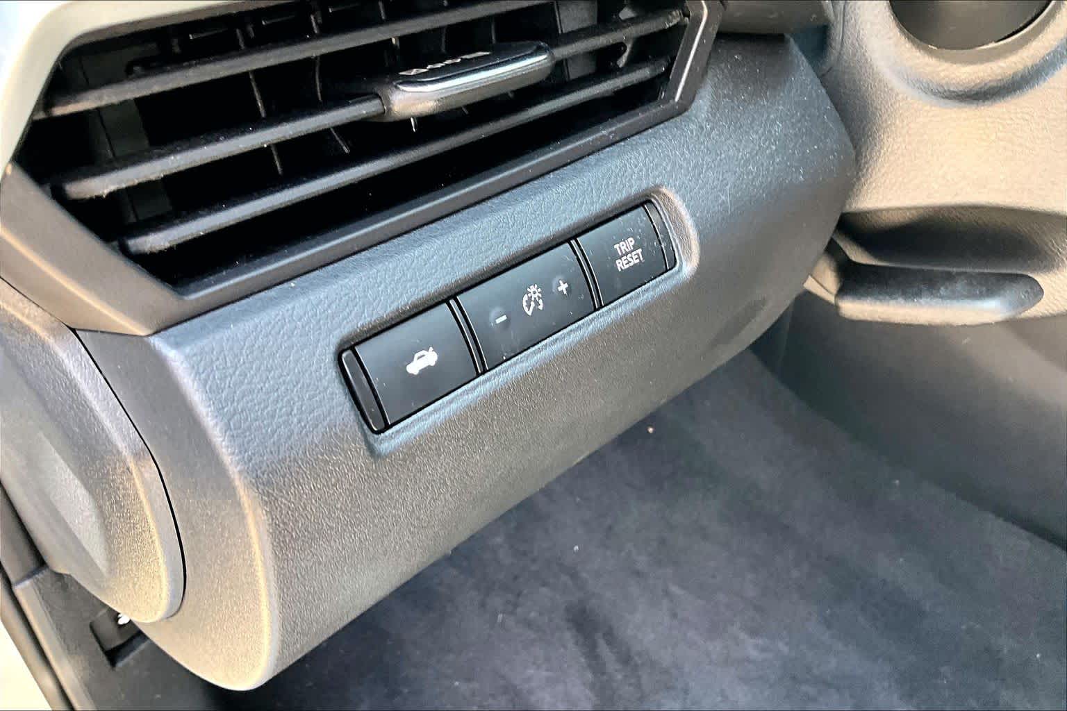 2022 Nissan Altima 2.5 SR Brilliant Silver Metallic at Davis Chevrolet