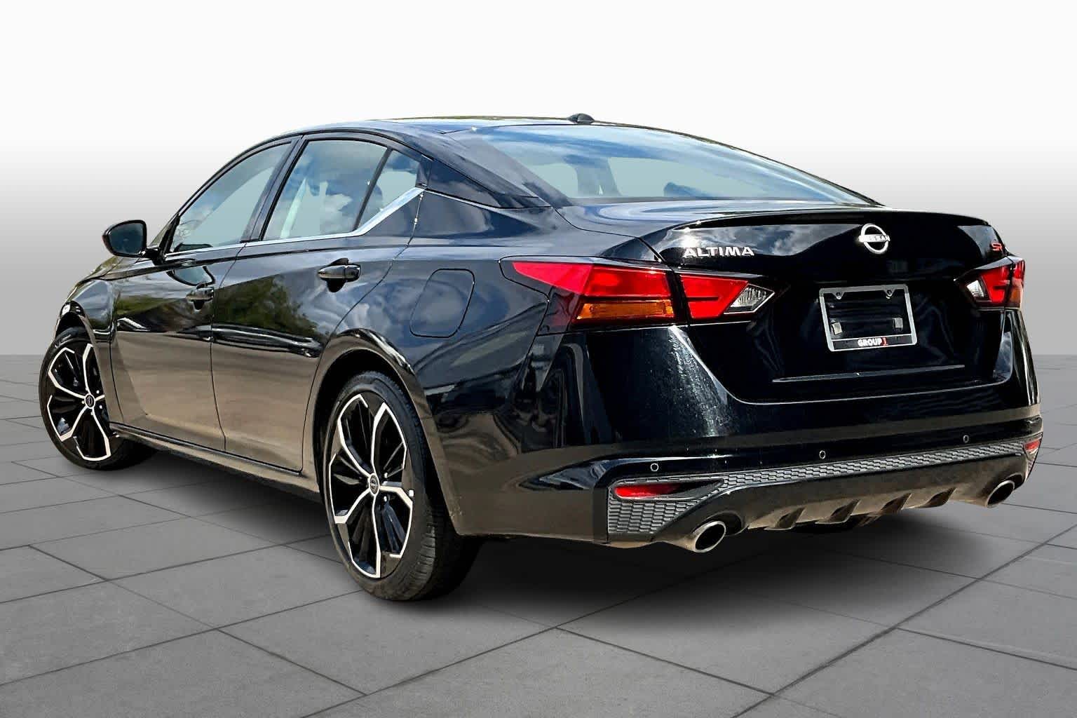 2023 Nissan Altima 2.5 SR Super Black at Friendly Ford Crosby