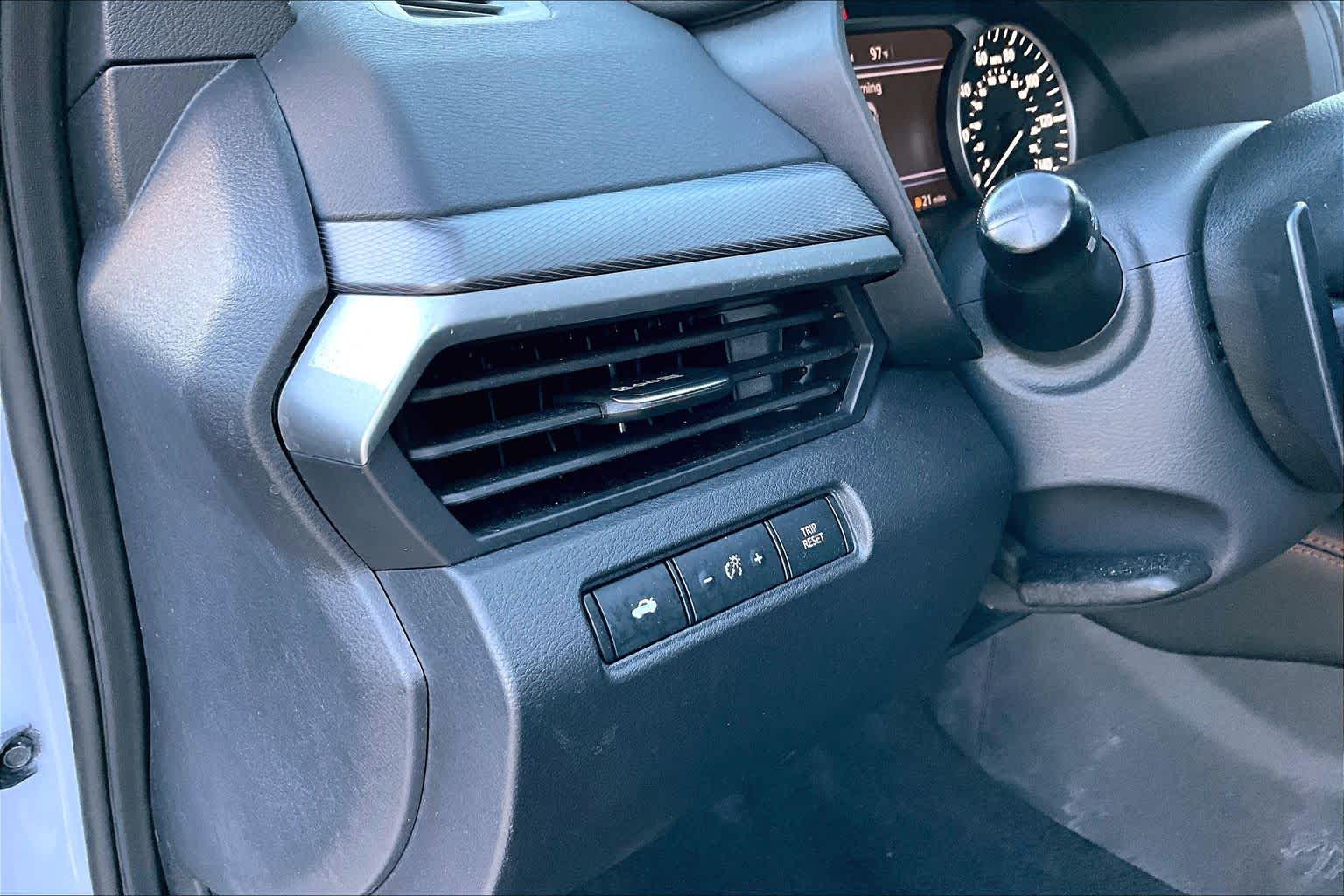 2024 Nissan Altima photo 31 of 32