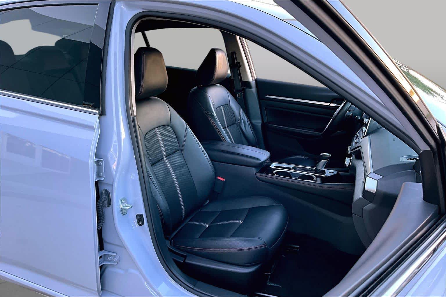 2024 Nissan Altima photo 9 of 32