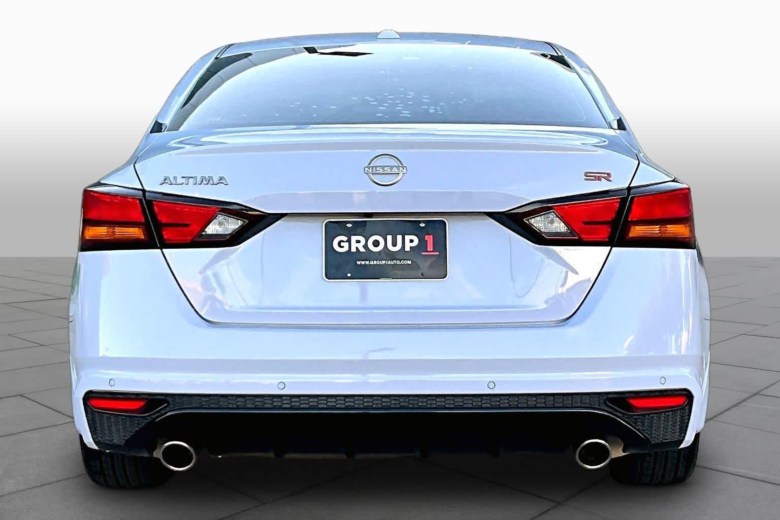 2024 Nissan Altima photo 5 of 32