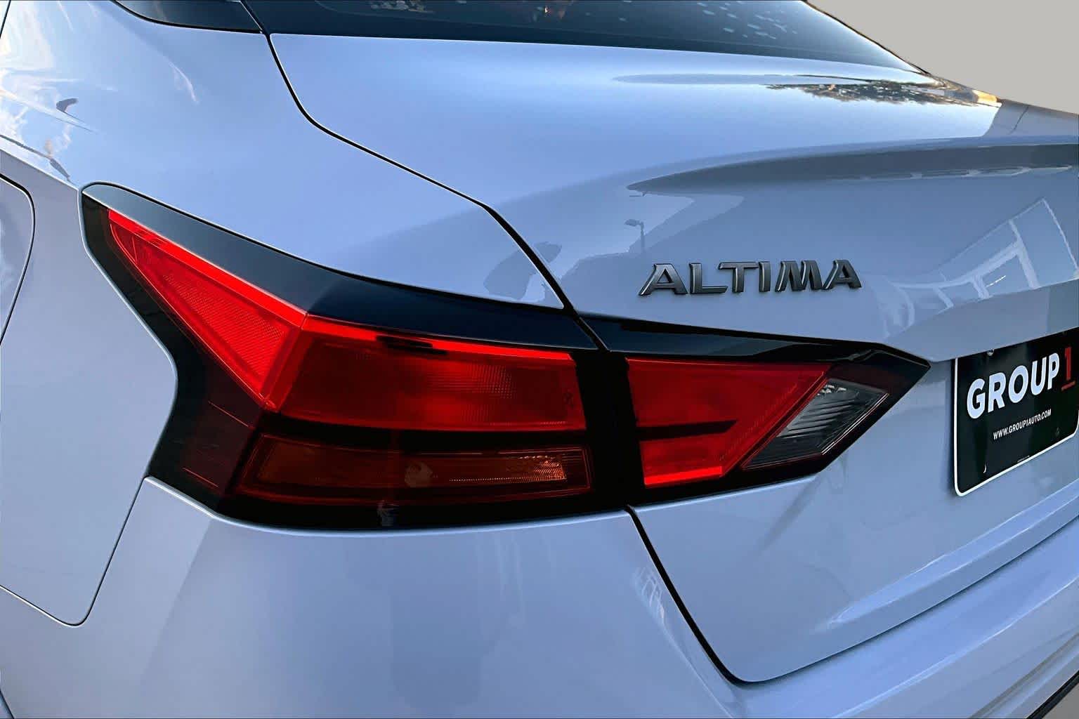 2024 Nissan Altima photo 28 of 32