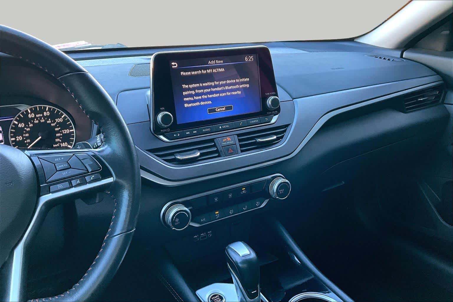 2024 Nissan Altima photo 7 of 32