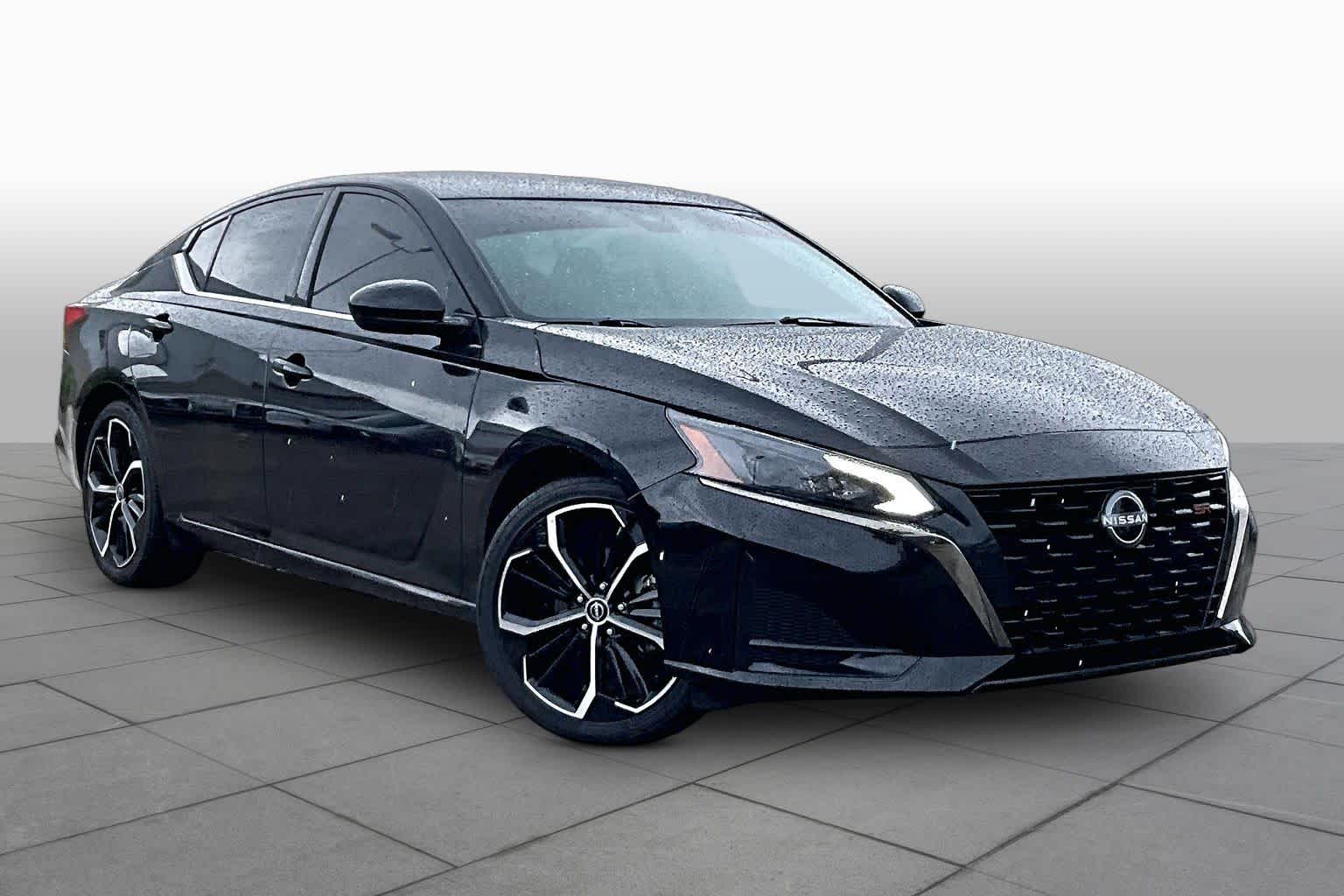 2025 Nissan Altima SR Super Black at Friendly Ford Crosby