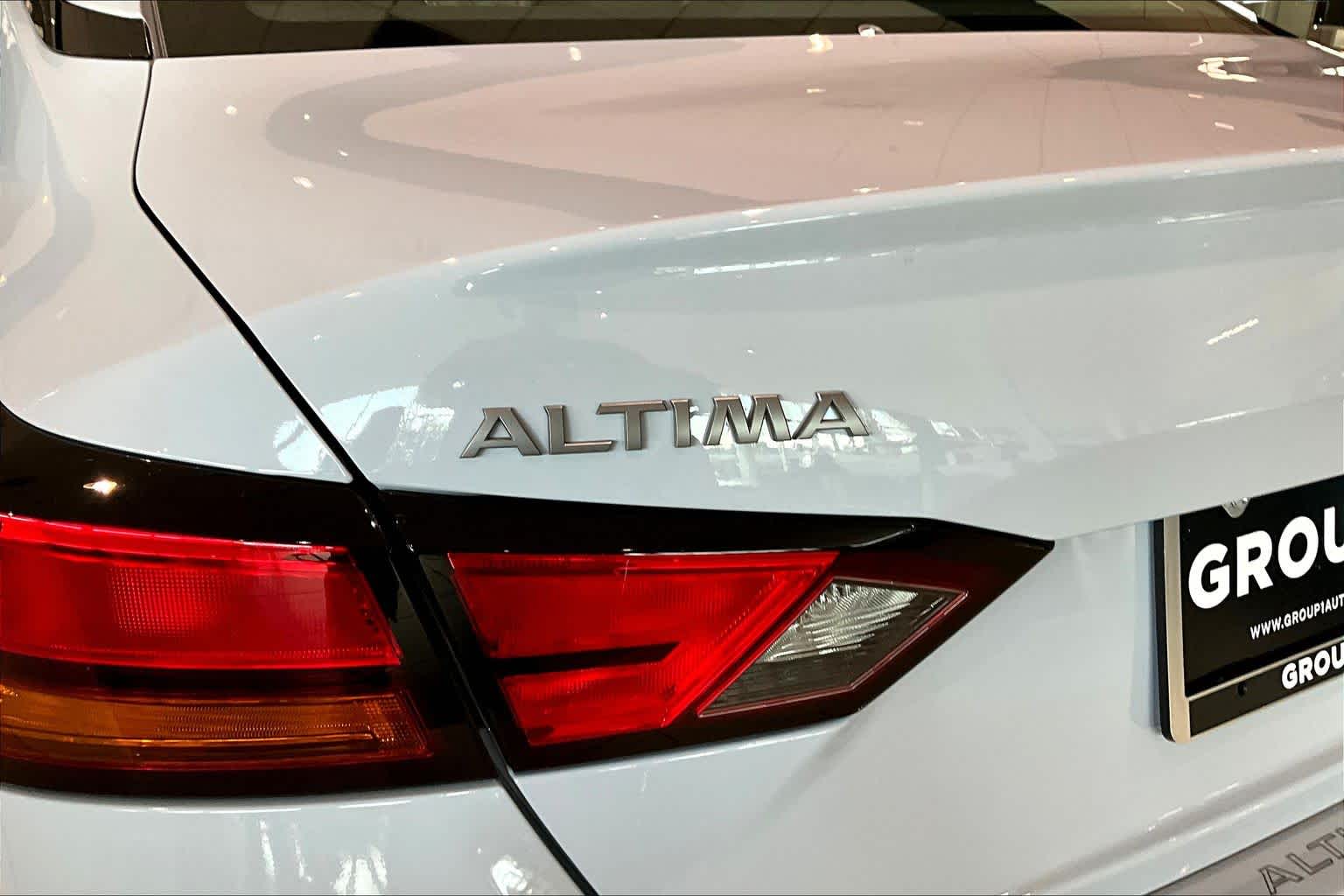 2025 Nissan Altima SR Gray Sky Pearl at Honda of Clear Lake