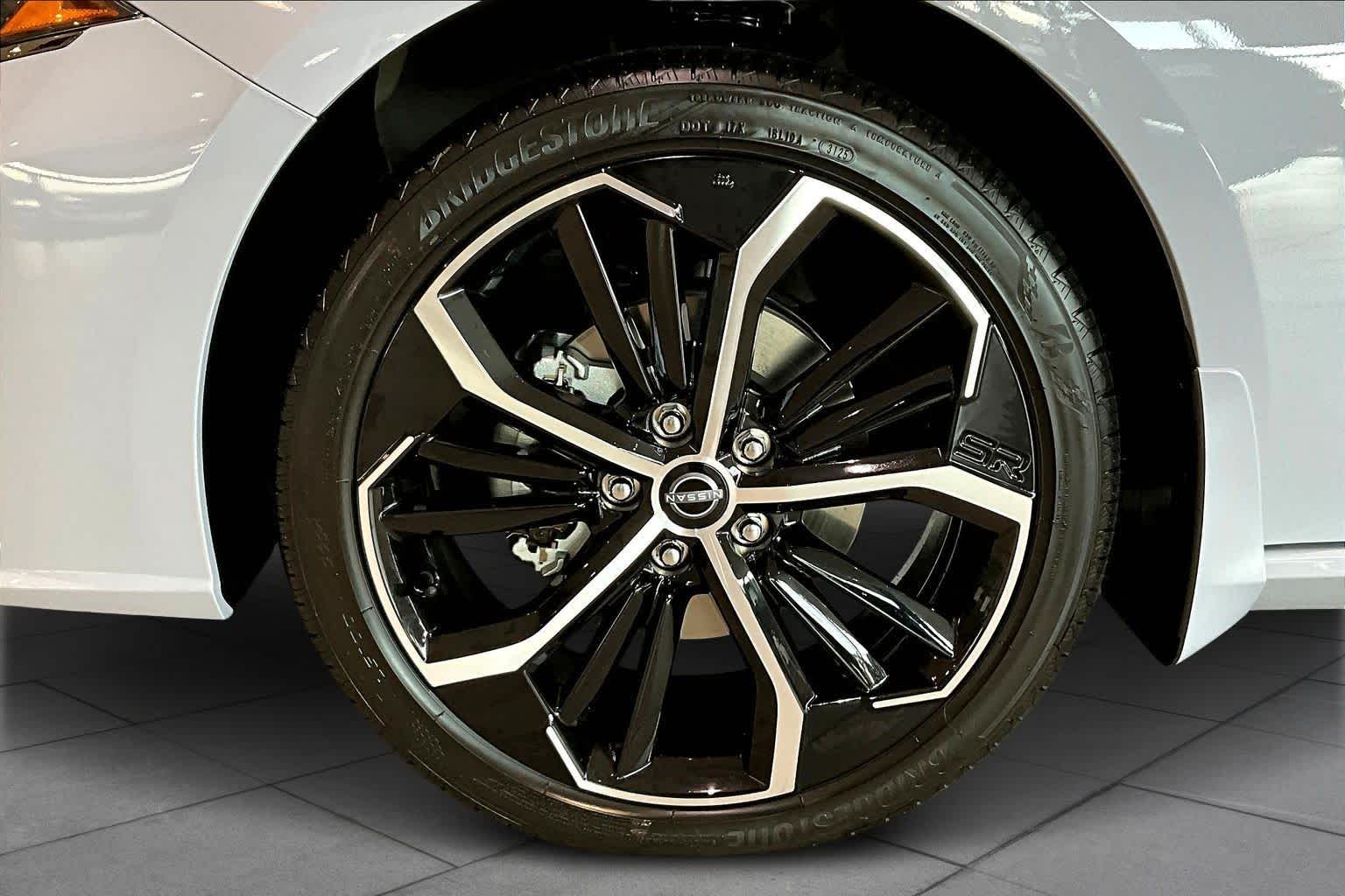 2025 Nissan Altima SR Gray Sky Pearl at Honda of Clear Lake