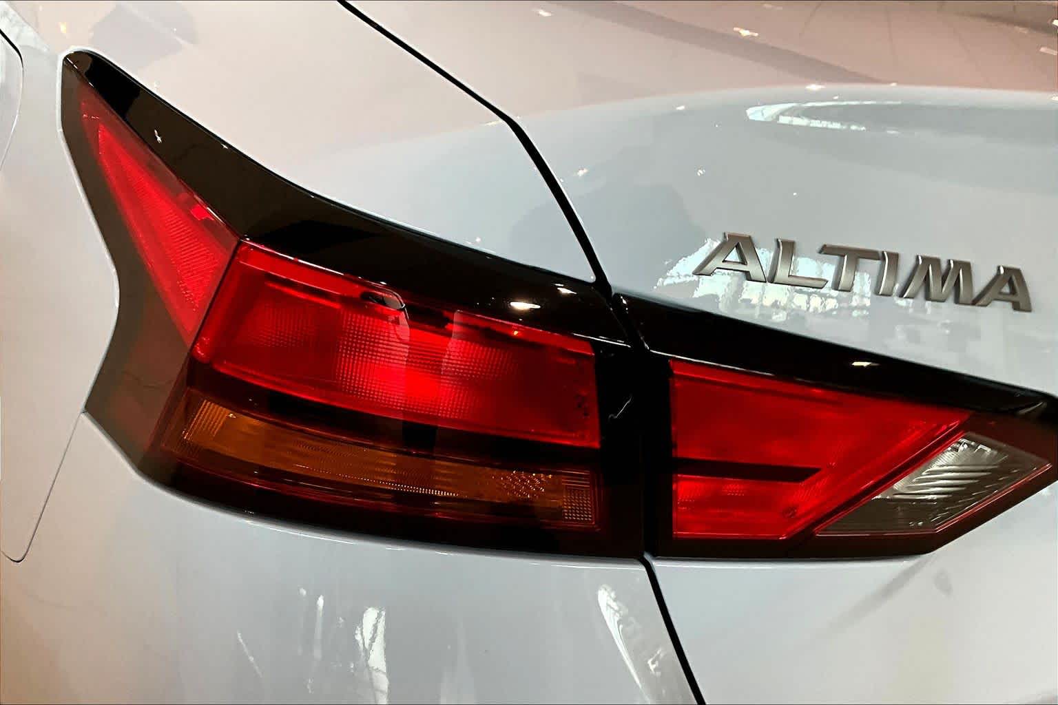 2025 Nissan Altima SR Gray Sky Pearl at Honda of Clear Lake