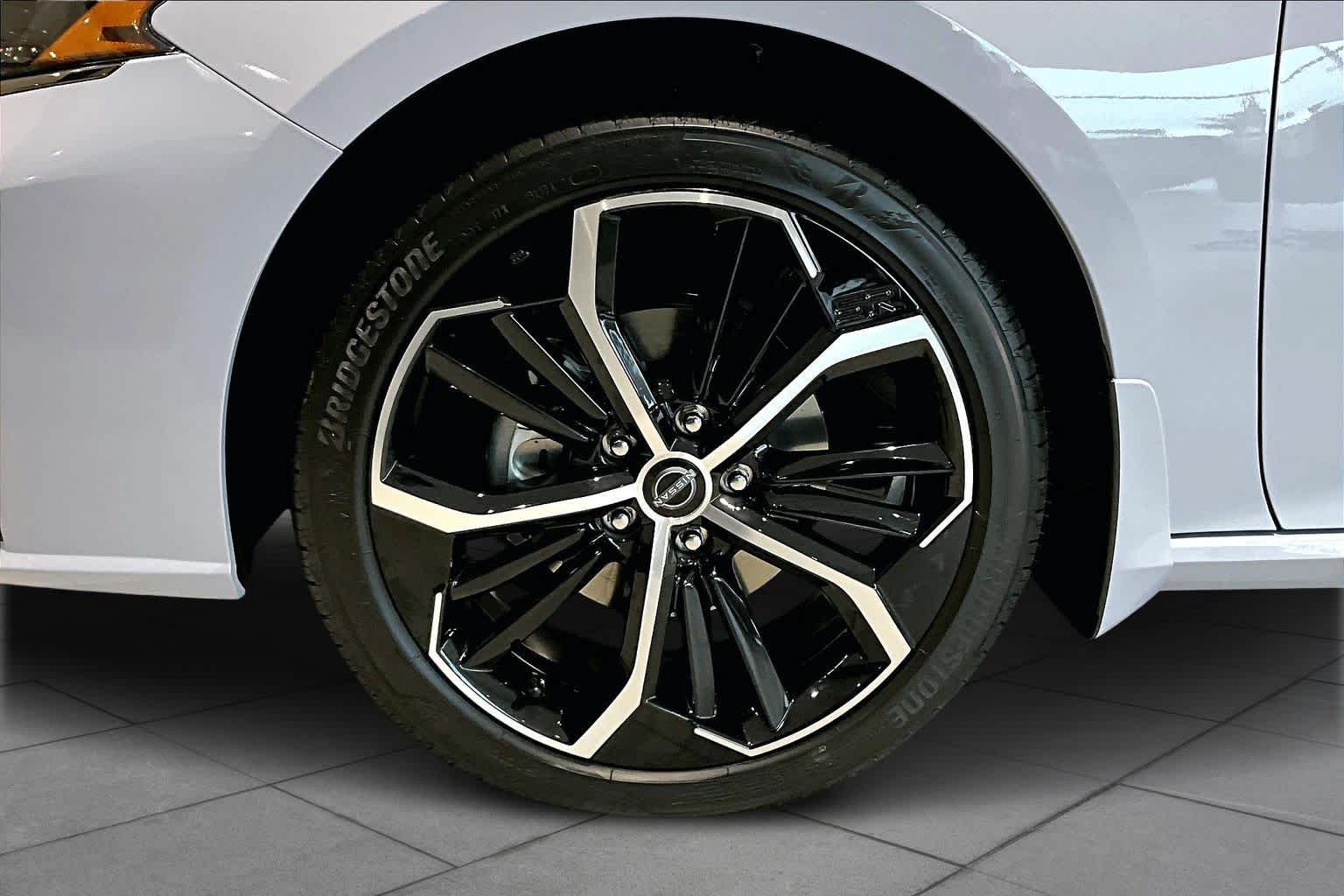 2025 Nissan Altima SR Gray Sky Pearl at AutoNation Chevrolet Gulf Fwy