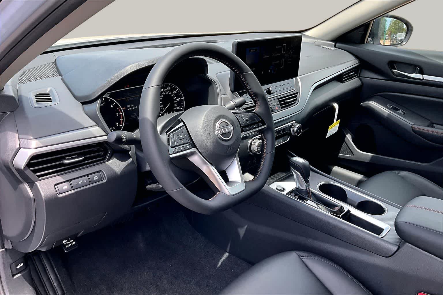 2026 Nissan Altima SR Gray Sky Pearl/Super Black at Sterling McCall Nissan