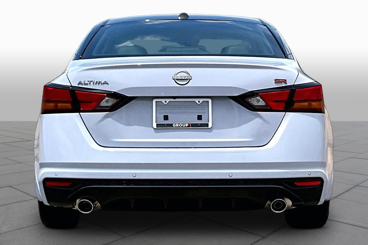 2026 Nissan Altima SR Gray Sky Pearl/Super Black at Sterling McCall Nissan