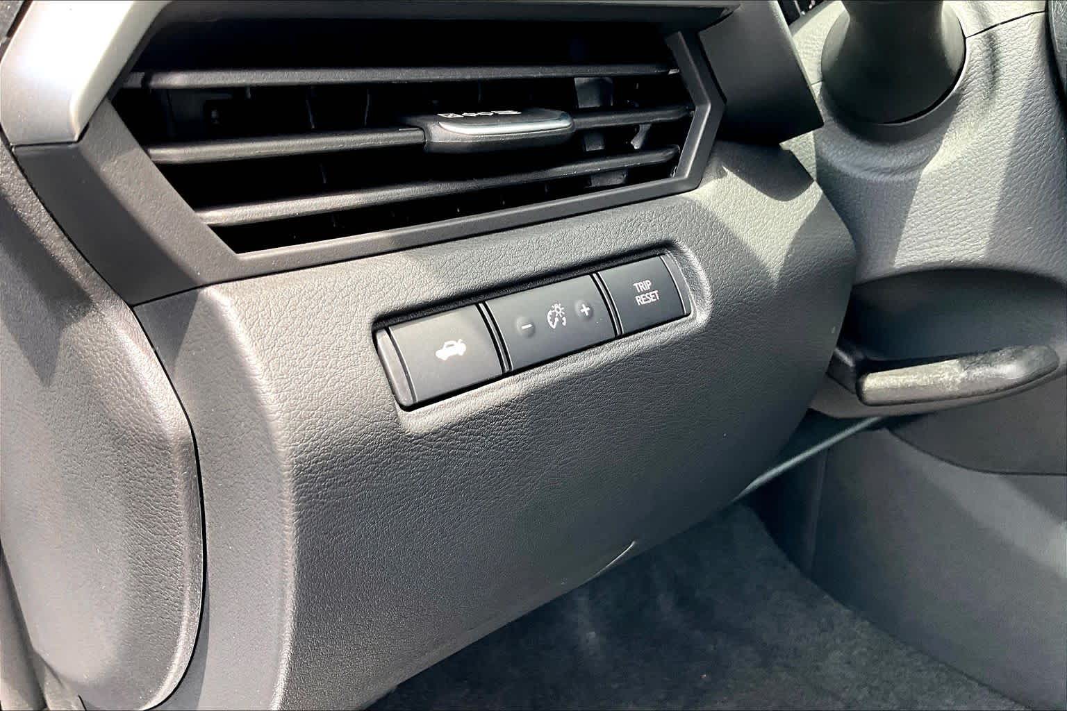 2026 Nissan Altima SR Gray Sky Pearl/Super Black at Sterling McCall Nissan