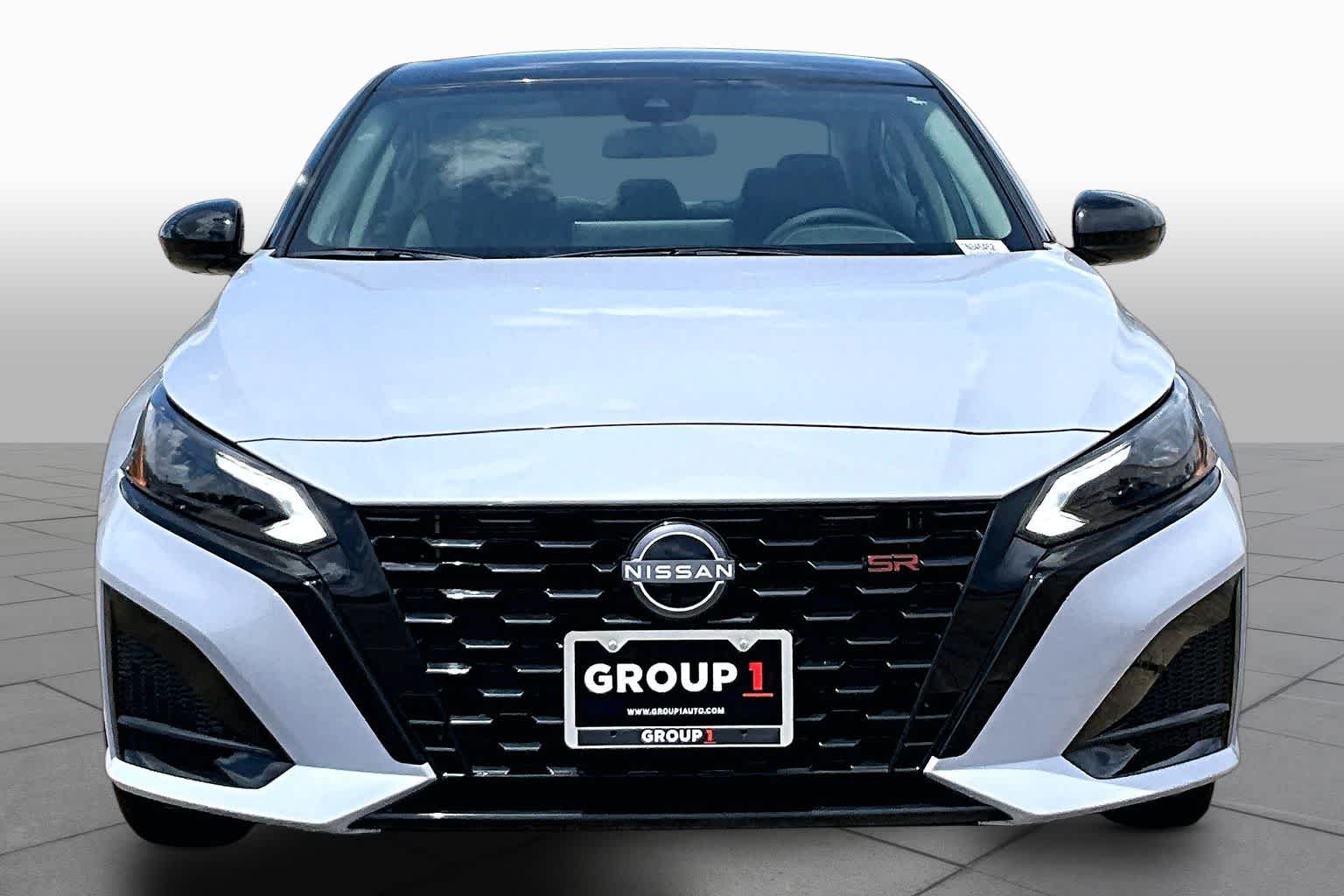 2026 Nissan Altima SR Gray Sky Pearl/Super Black at Sterling McCall Nissan