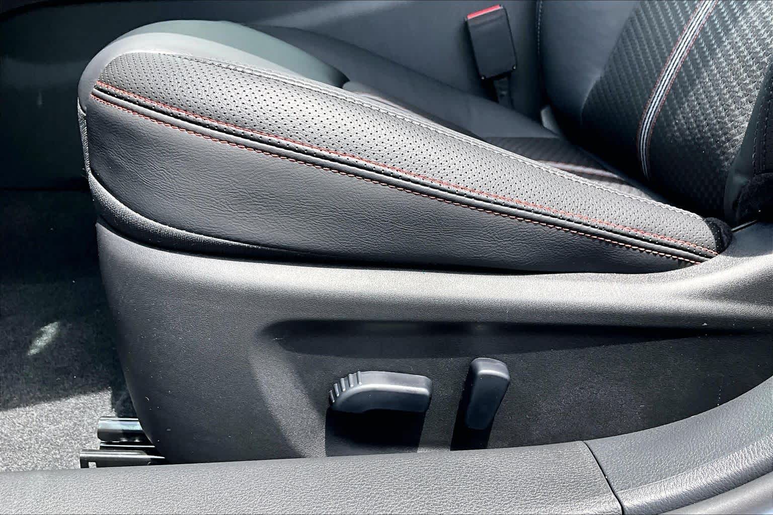 2026 Nissan Altima SR Gray Sky Pearl/Super Black at Sterling McCall Nissan