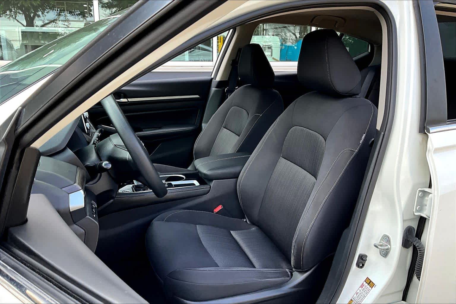 2023 Nissan Altima 2.5 SV Pearl White Tricoat at Friendly Ford Crosby