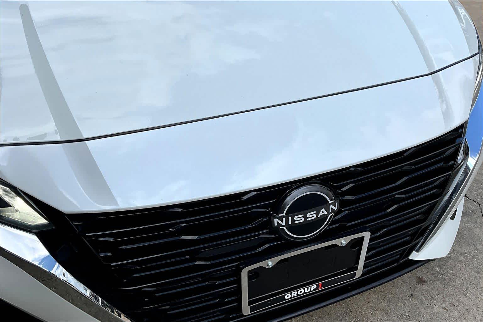 2023 Nissan Altima 2.5 SV Pearl White Tricoat at Friendly Ford Crosby