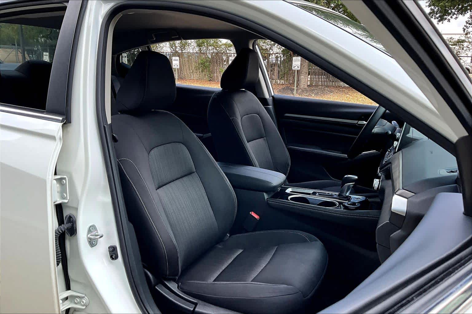 2023 Nissan Altima 2.5 SV Pearl White Tricoat at Friendly Ford Crosby