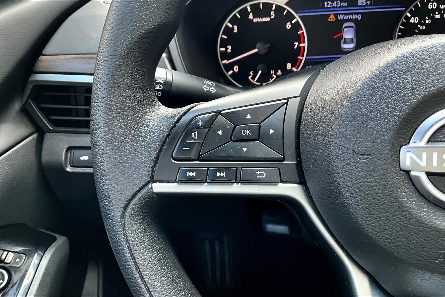 2023 Nissan Altima 2.5 SV Pearl White Tricoat at Friendly Ford Crosby