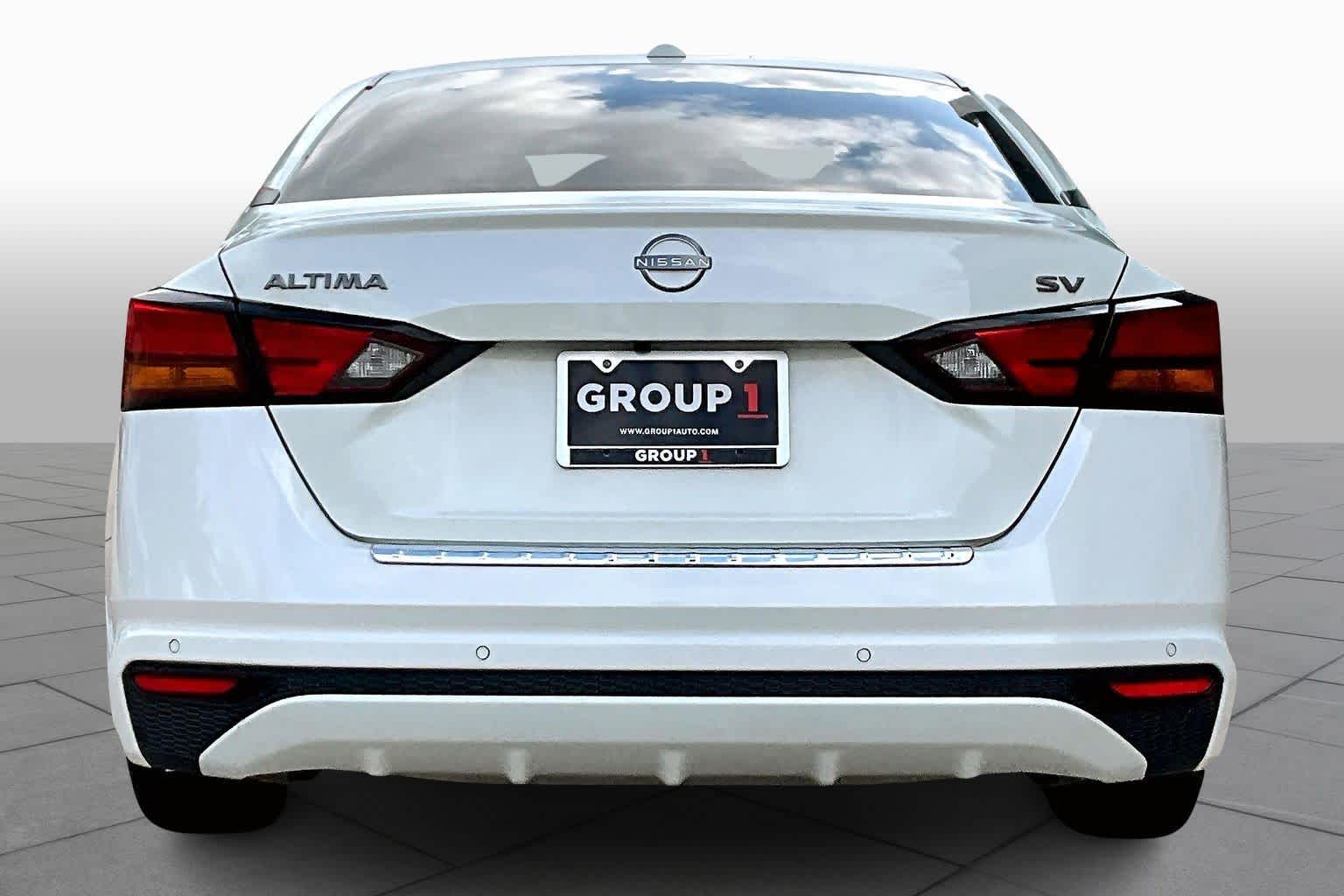 2023 Nissan Altima 2.5 SV Pearl White Tricoat at Friendly Ford Crosby