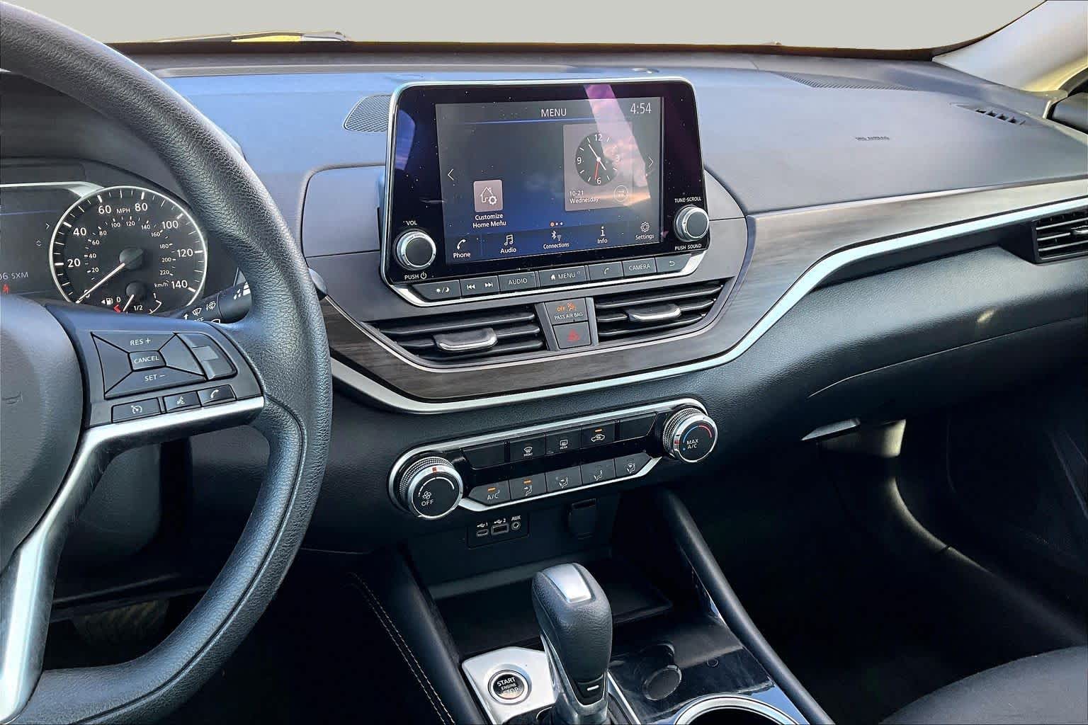 2023 Nissan Altima photo 7 of 37