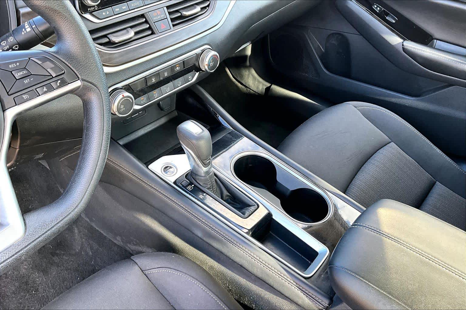 2023 Nissan Altima photo 17 of 37