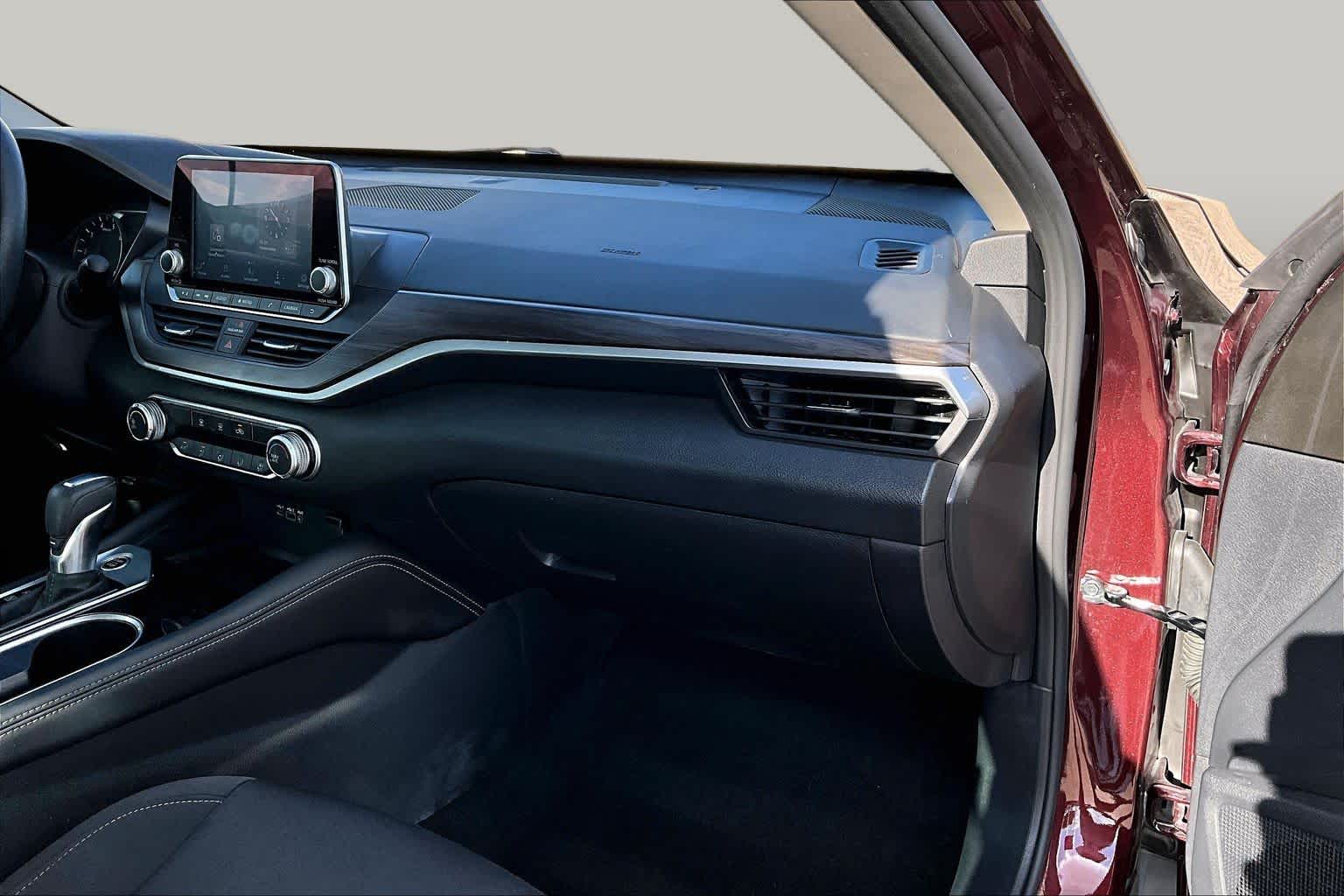 2023 Nissan Altima photo 19 of 37