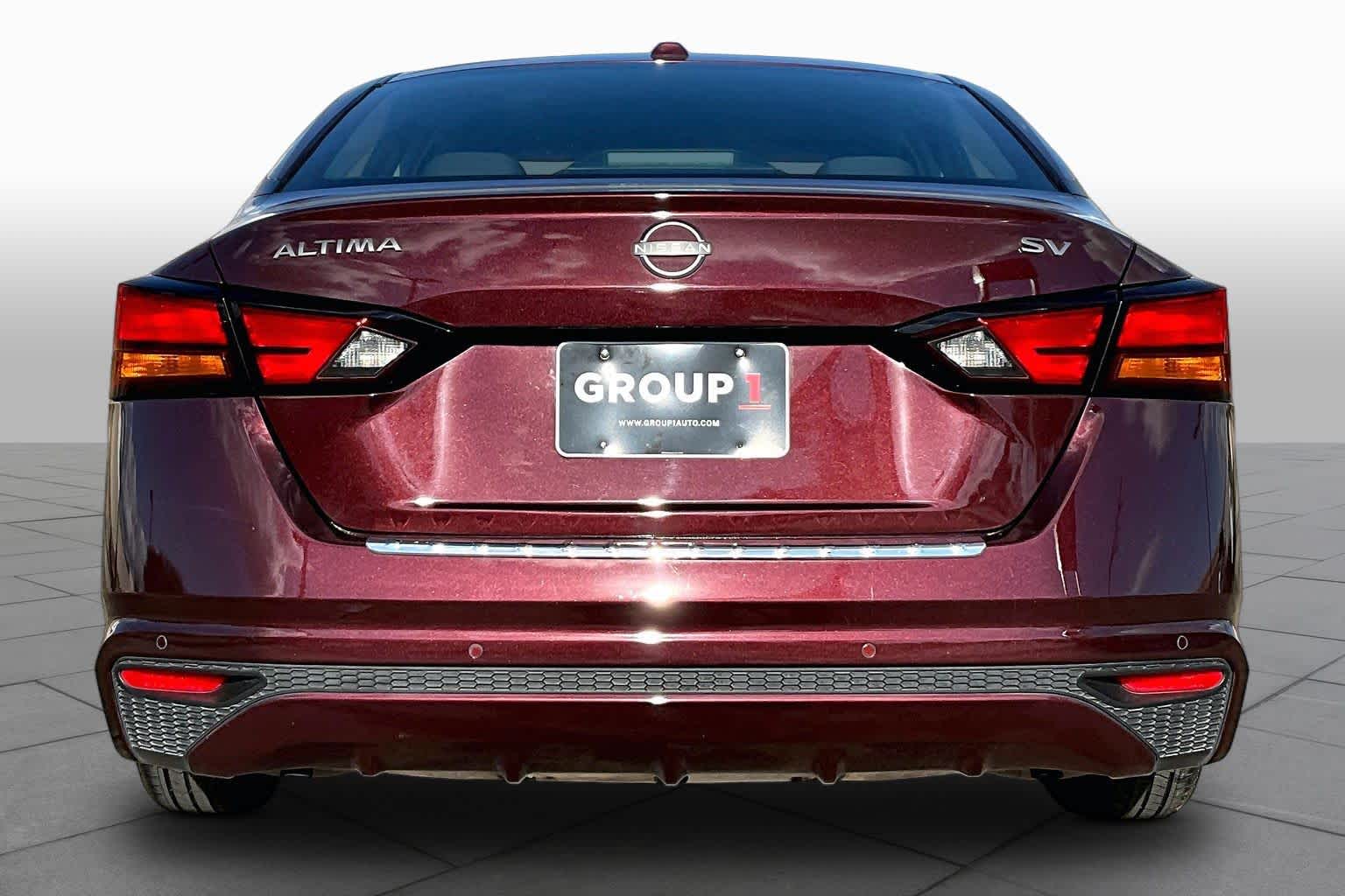 2023 Nissan Altima photo 5 of 37