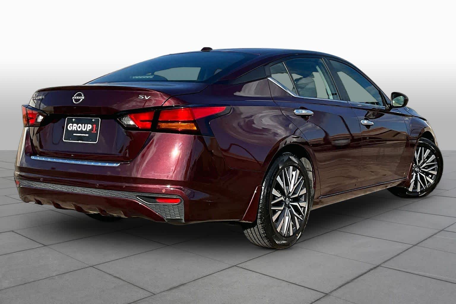 2023 Nissan Altima photo 13 of 37
