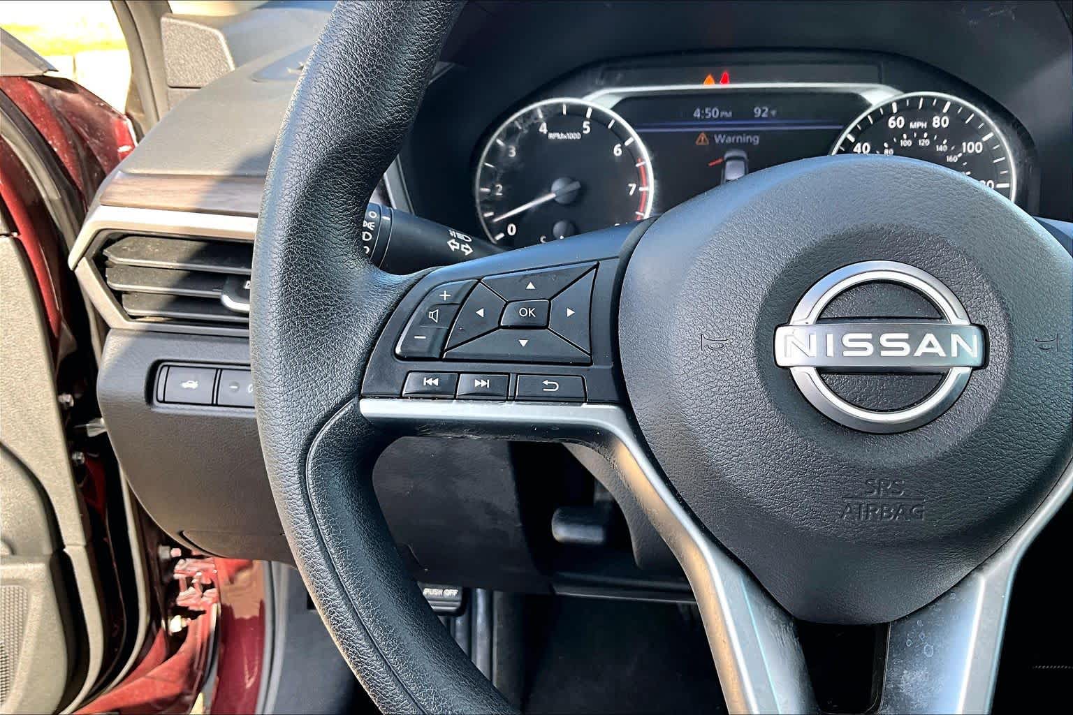 2023 Nissan Altima photo 24 of 37
