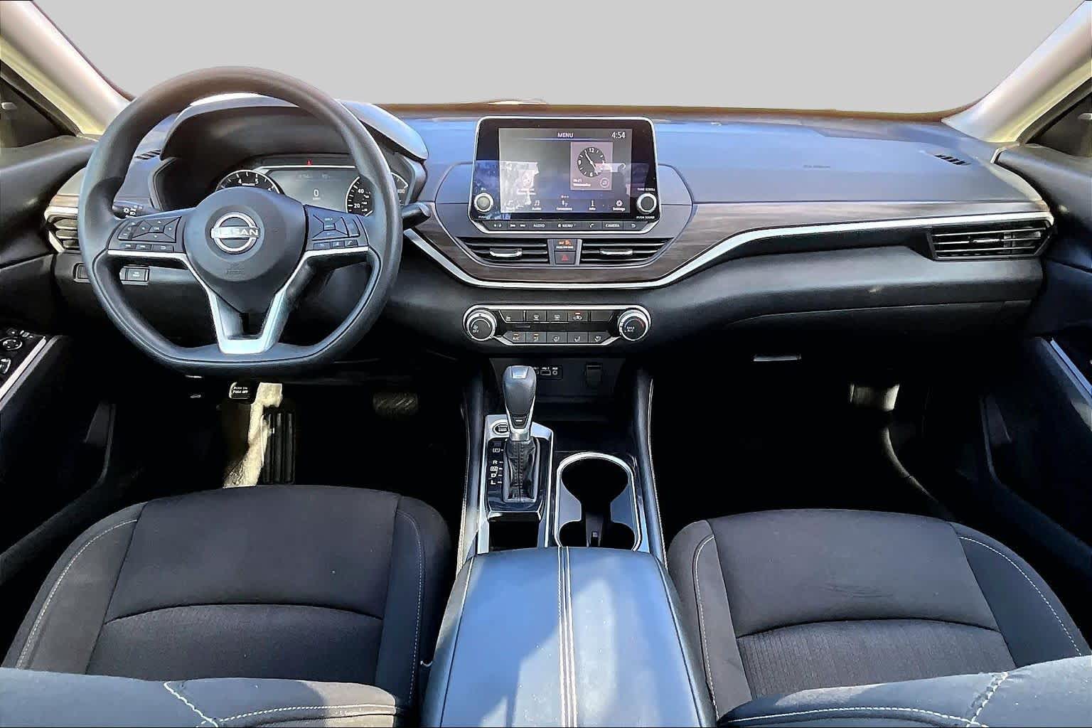 2023 Nissan Altima photo 16 of 37
