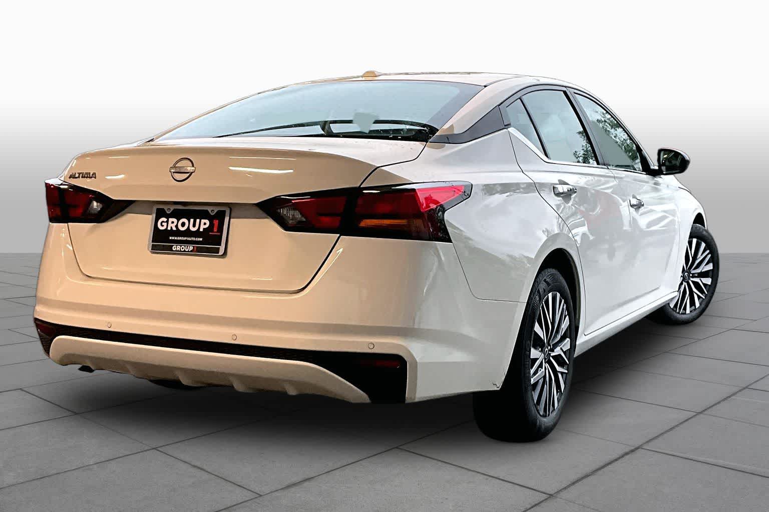 2025 Nissan Altima SV - 11