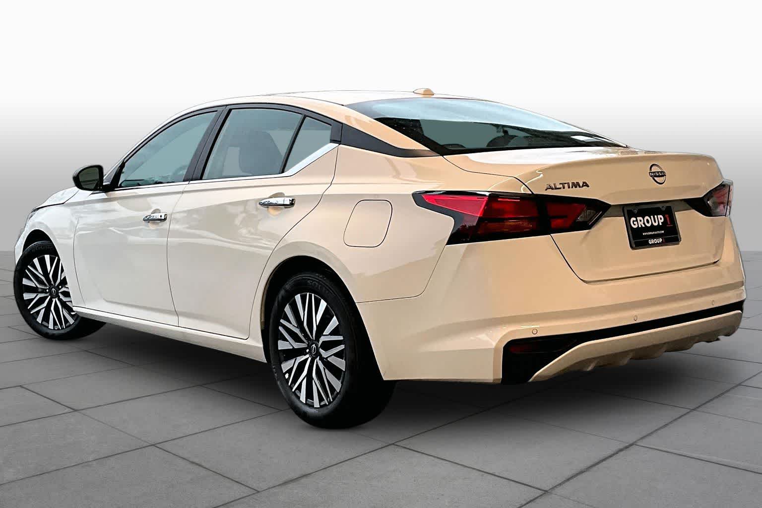 2025 Nissan Altima SV - 10
