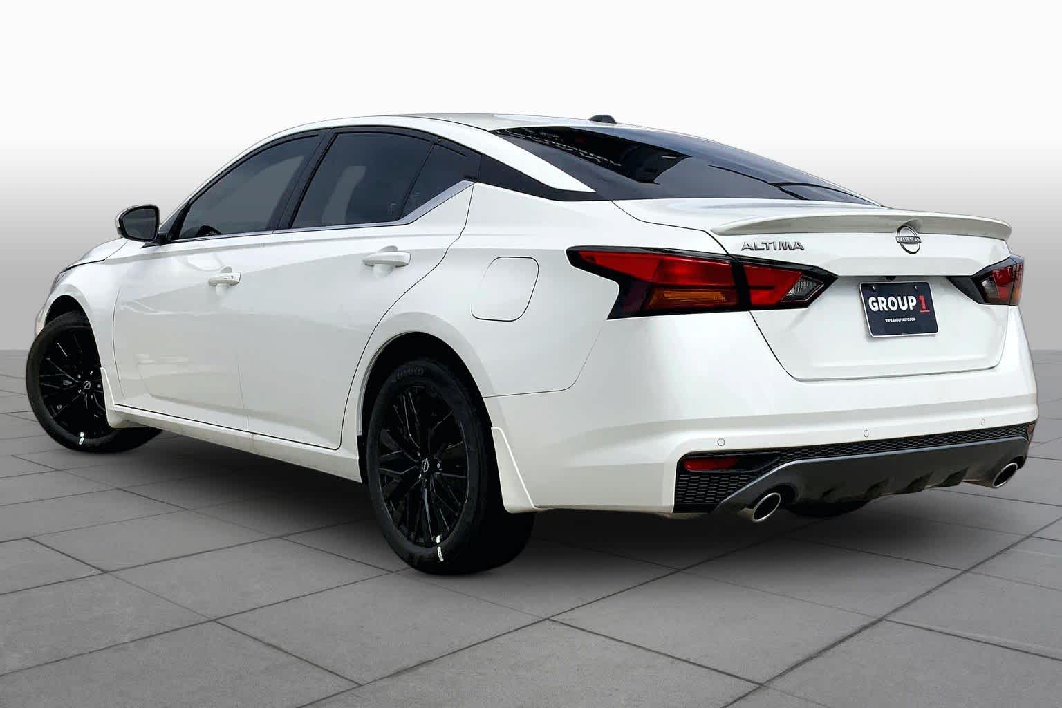 2026 Nissan Altima photo 7 of 21