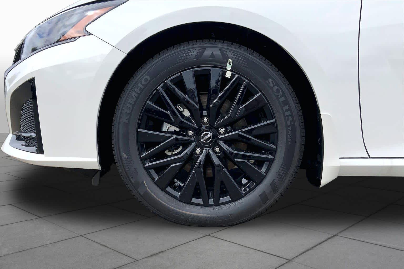2026 Nissan Altima photo 9 of 21