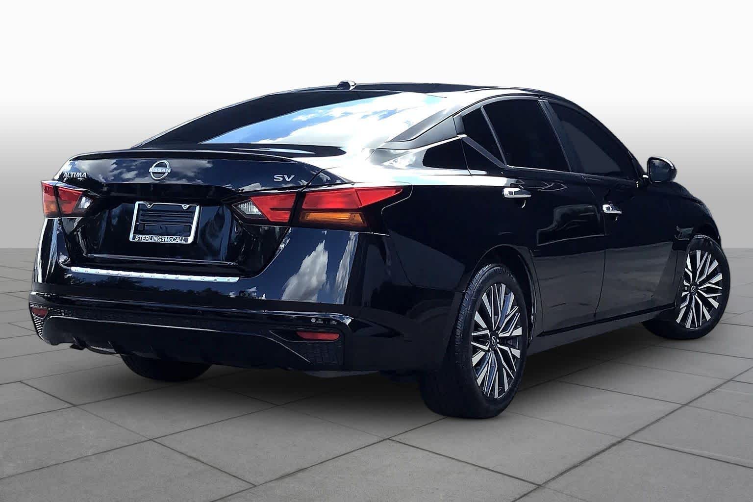 2023 Nissan Altima 2.5 SV - 11