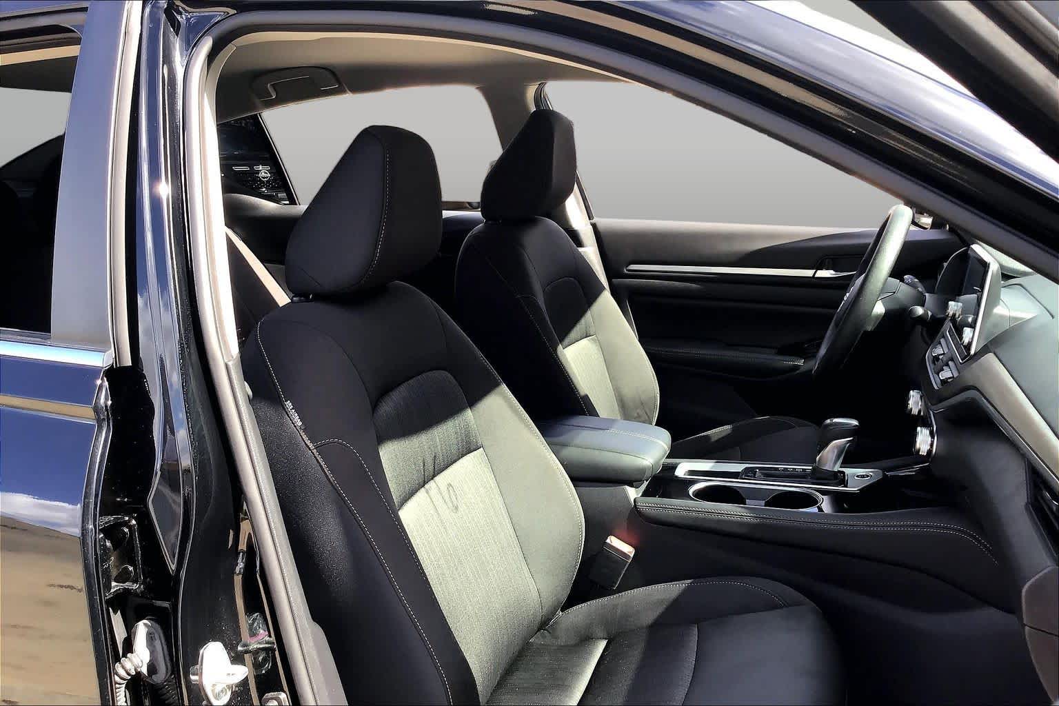 2023 Nissan Altima 2.5 SV - 8