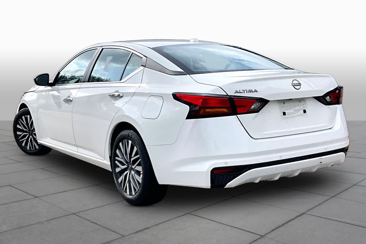 2025 Nissan Altima SV - 10