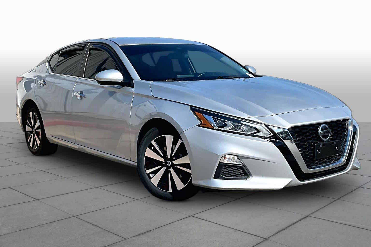 2021 Nissan Altima 2.5 SV Brilliant Silver Metallic at HGreg Houston