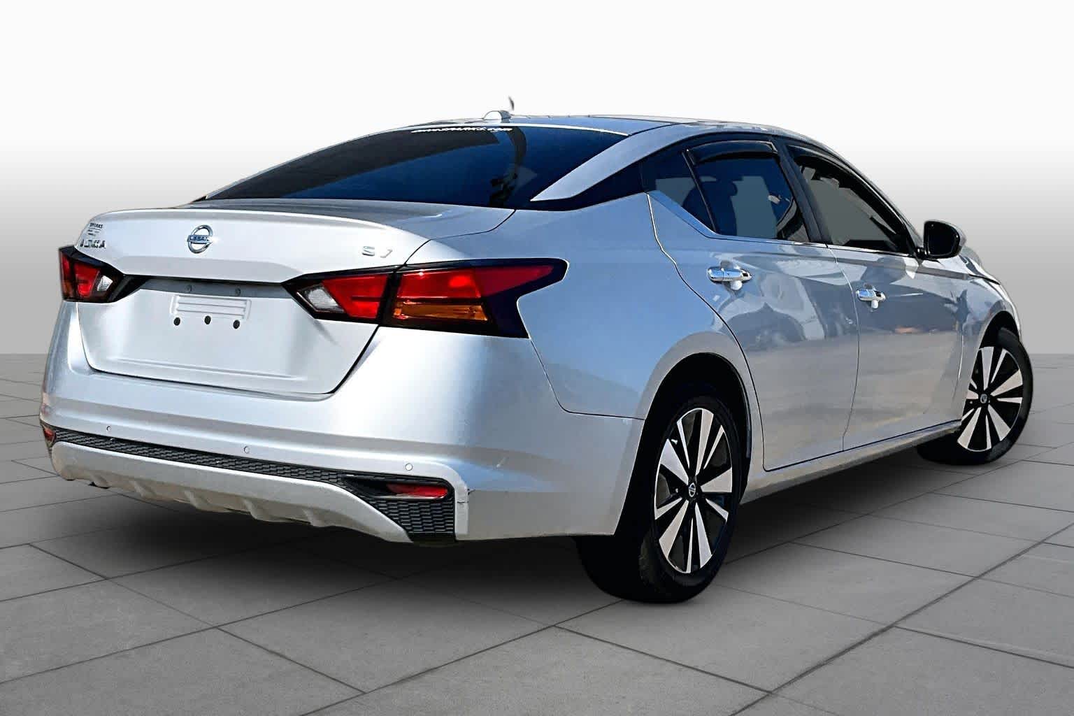 2021 Nissan Altima 2.5 SV Brilliant Silver Metallic at HGreg Houston