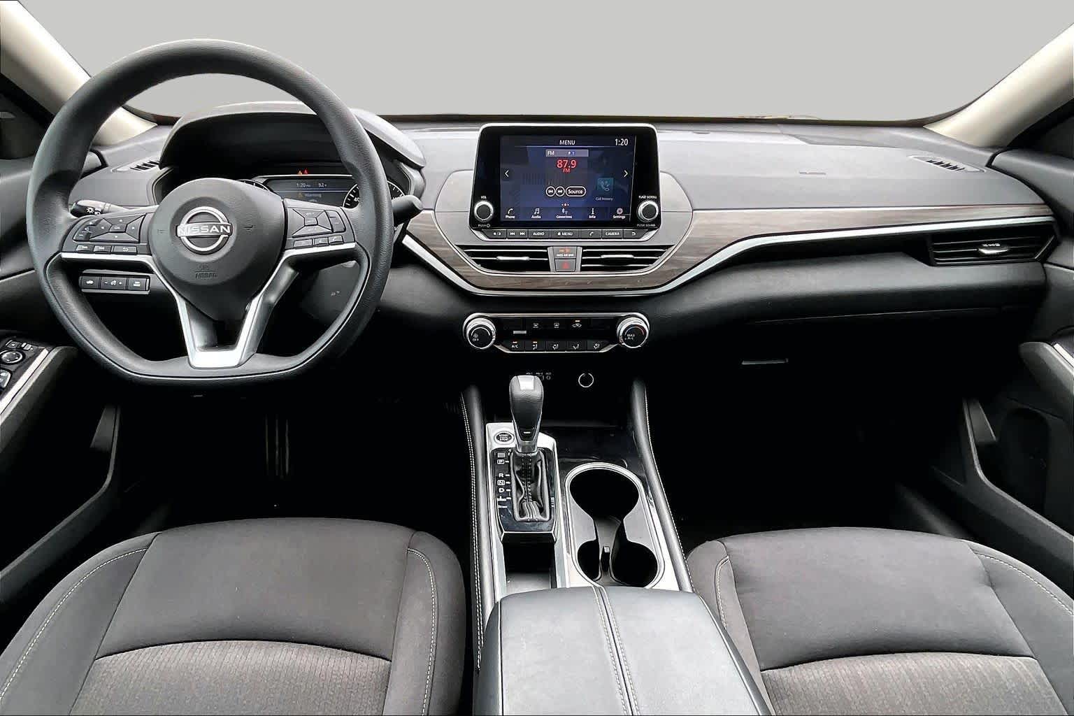 2023 Nissan Altima photo 16 of 35