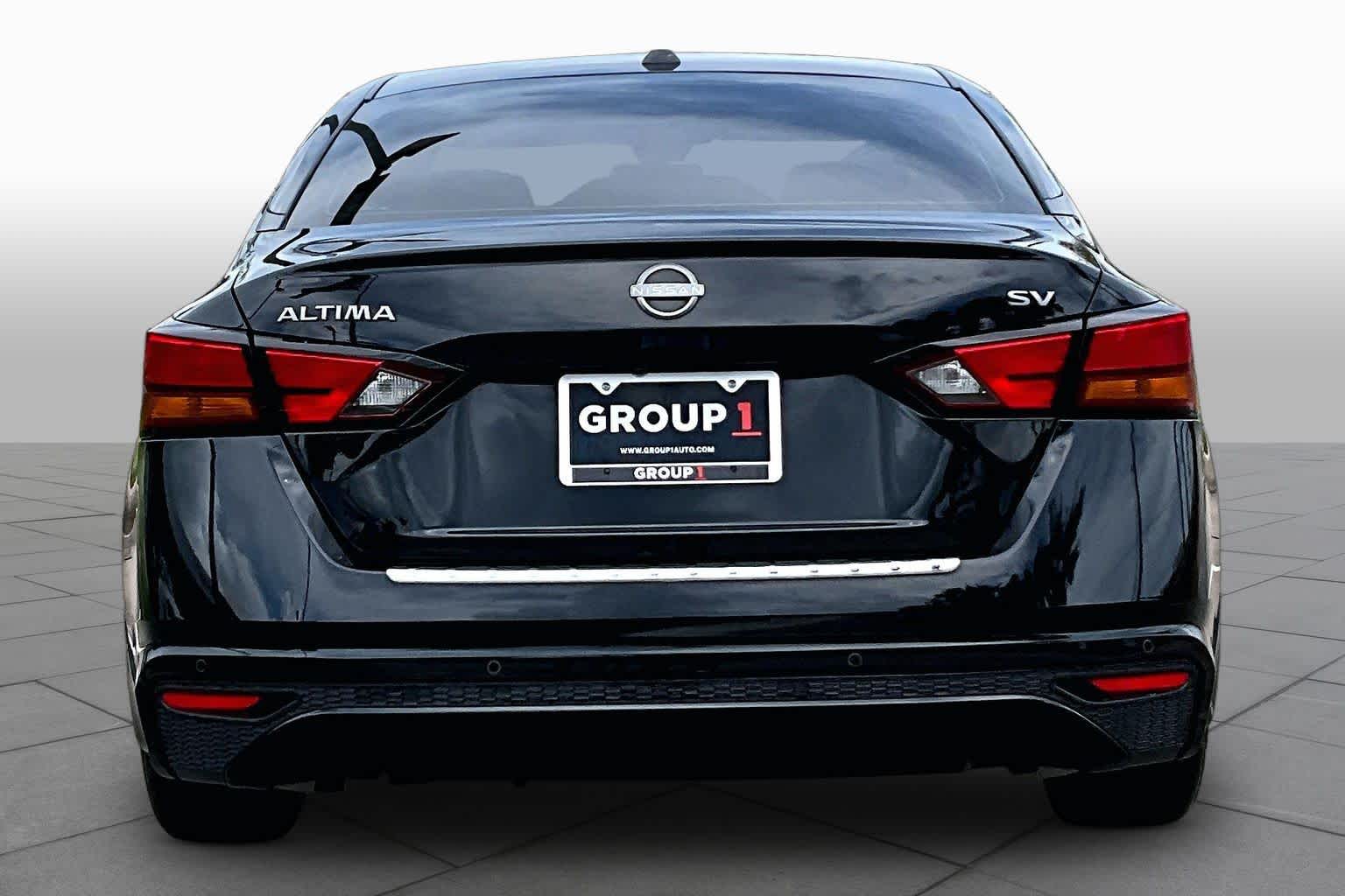 2023 Nissan Altima photo 5 of 35